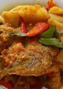 Ikan selar bumbu kuning