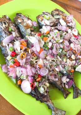 Ikan goreng peda sambal matah