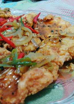 Crispy Chicken Steak with Blackpaper Sauce