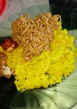 Nasi kuning Ter-biasa (magic com)