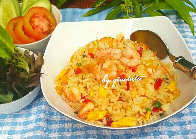 gambar untuk resep Nasi goreng kepiting, udang dan sayuran