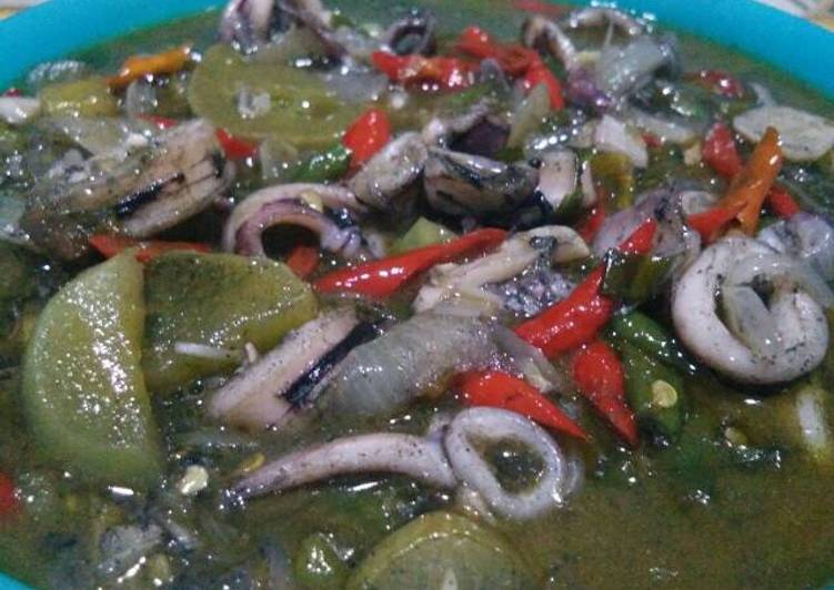 resep makanan Cumi pedas tinta hitam