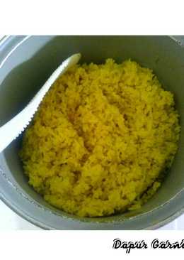 Nasi kuning bumbu racik