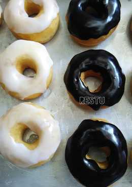 Donat Toping Vanila dan Chocolate Glaze