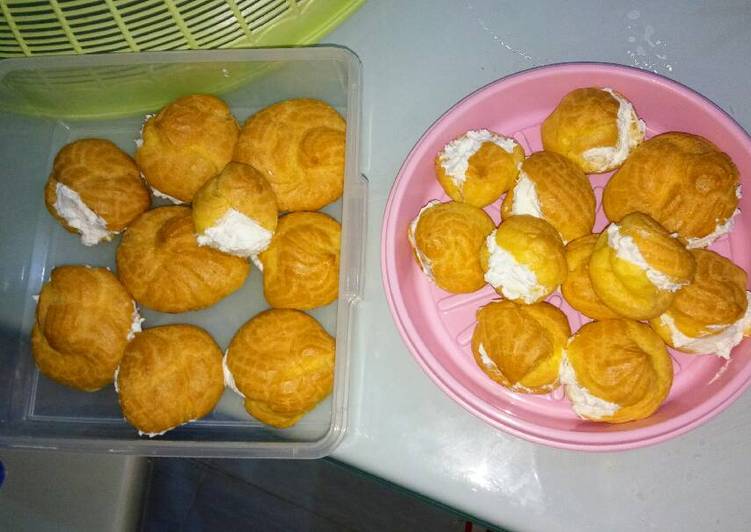 resep masakan Kue sus isi whiped cream