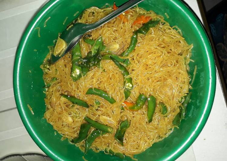 bahan dan cara membuat Bihun cabe hijau