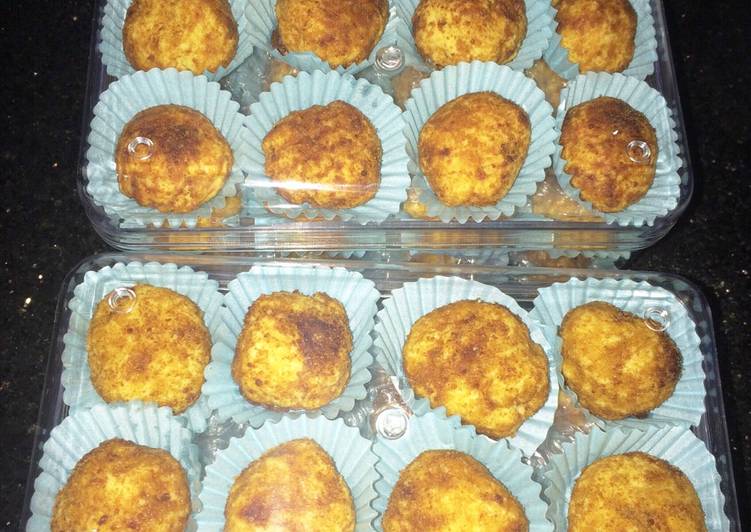 Resep Cheese Balls with Palm Sugar Cookies Oleh Gita Putri
