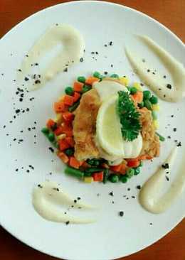 Chicken cordon blue with mix vegetable and blackpapper sauce