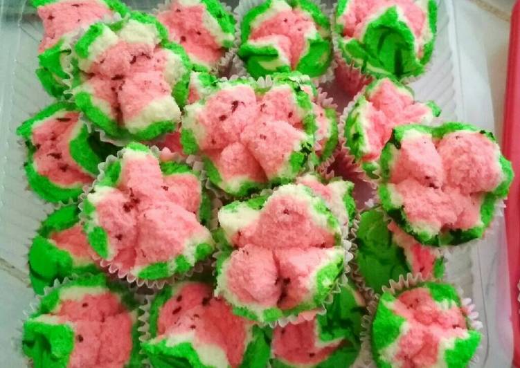 gambar untuk resep makanan Bolu kukus semangka ngakak syantiik