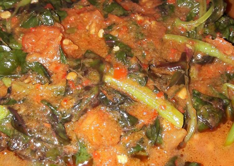 Resep Sayur bayam tumis pedas oleh Vanie - Cookpad