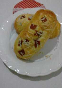 Roti keju daging asap