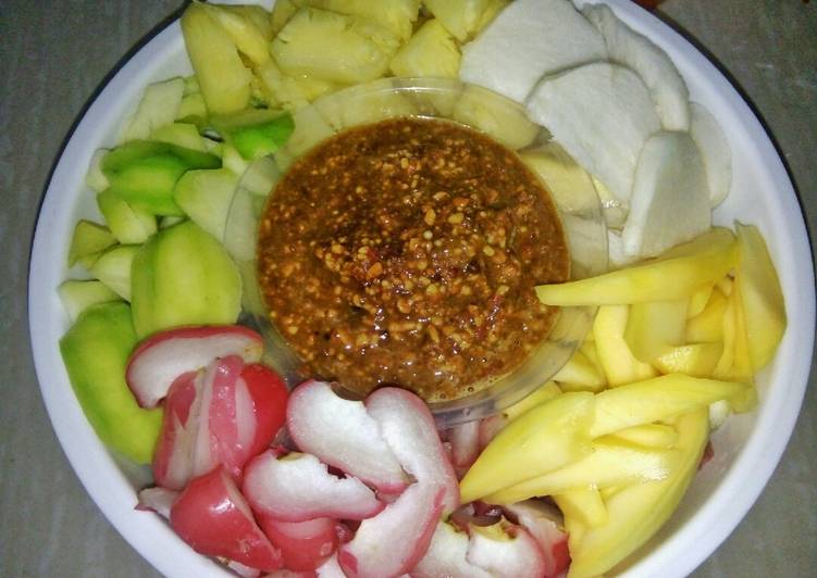 Resep Rujak buah oleh Kikie Di dapur - Cookpad