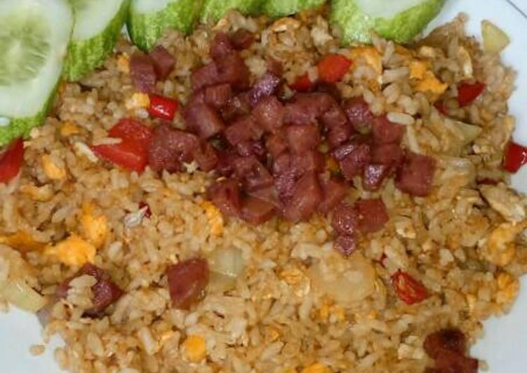 gambar untuk resep makanan Nasi goreng pedas tabur beef burger