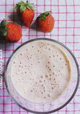 Strawberry Breakfast Smoothie