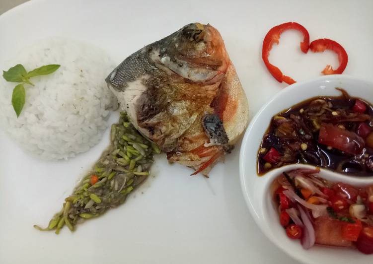 gambar untuk resep makanan Ikan Bawal Bakar Sambal Dabu-dabu dan Sambal Colo-colo