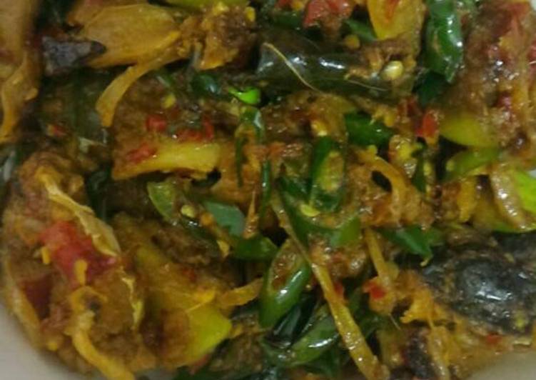 resep Oseng Ikan asap cabe ijo