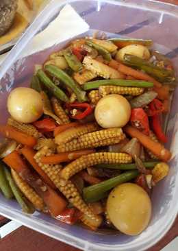 Tumis sayur dan telur puyuh