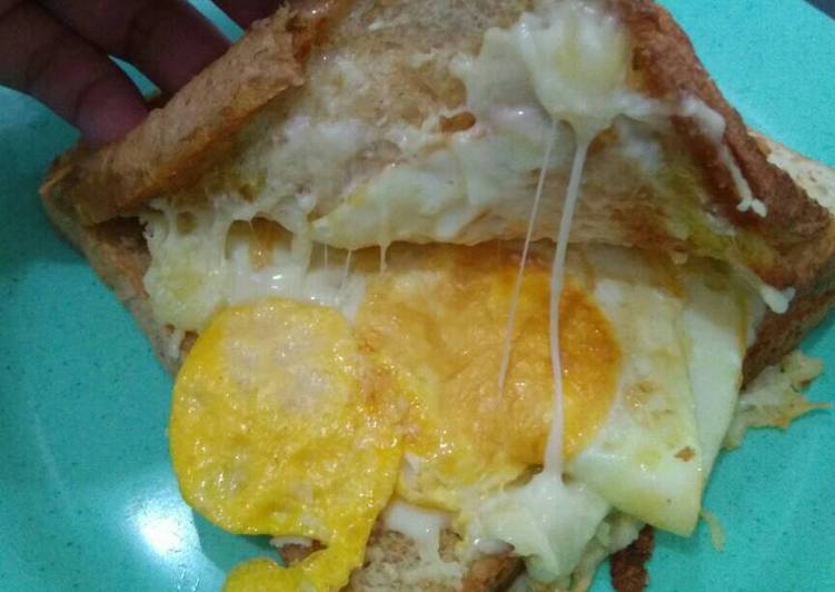 gambar untuk resep Roti gandum bakar(isi telor ceplok+Mozarella)