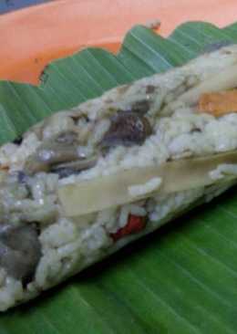 Pais burih (nasi bakar khas sunda)