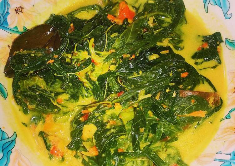  Resep Daun singkong santan kuning oleh Momy Cilla Cookpad