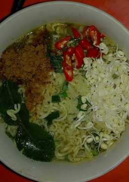 Kreasi soto mie instan spesial