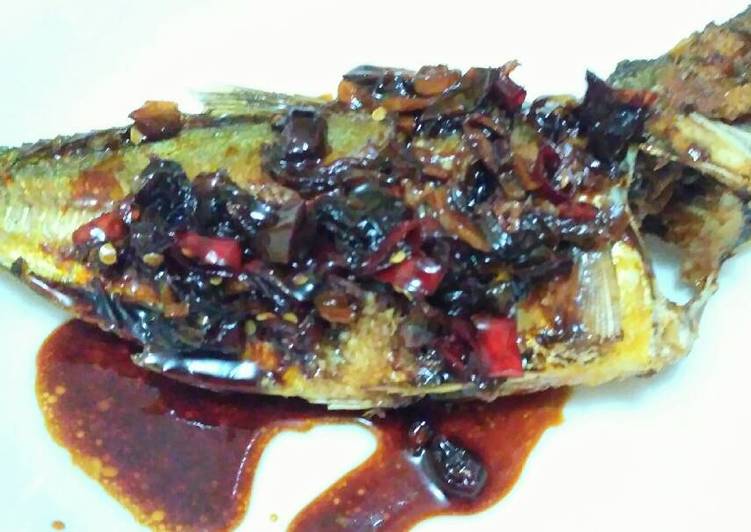 cara membuat Ikan goreng sambel kecap