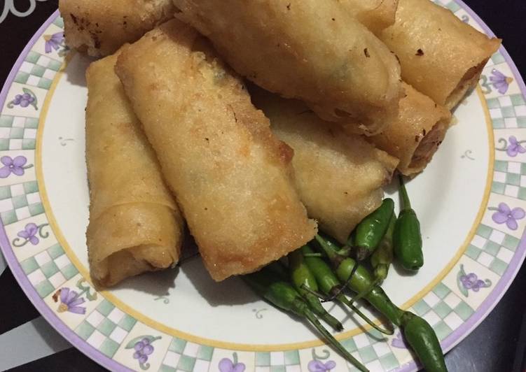 gambar untuk cara membuat Lumpia goreng tahu wortel toge