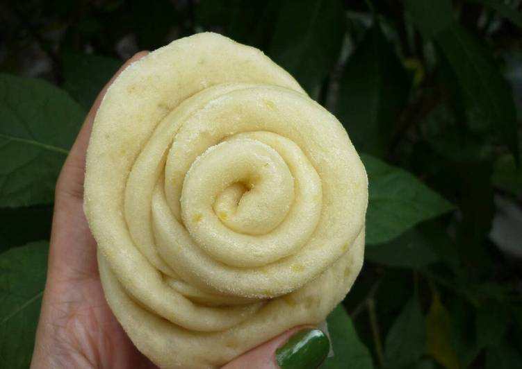 cara membuat Roti kukus ubi kuning bentuk mawar alias pao/bakpao