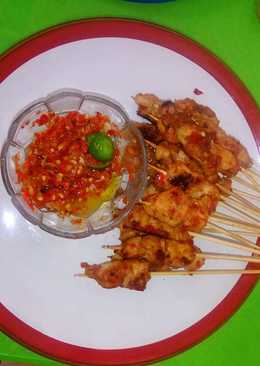 Sate ayam bumbu plecing Bali