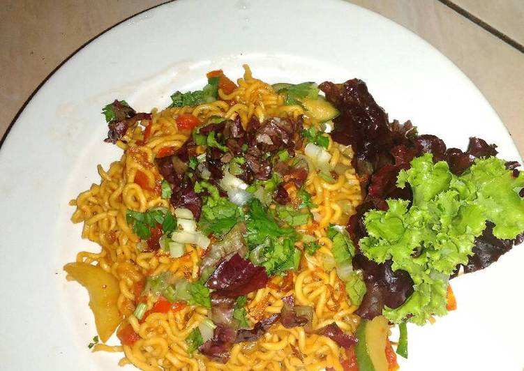 gambar untuk resep Mie goreng slada merah