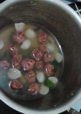 Sop bakso bola2 kornet