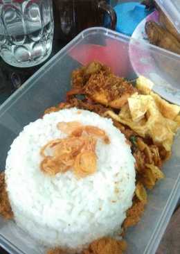 Nasi Uduk Komplet