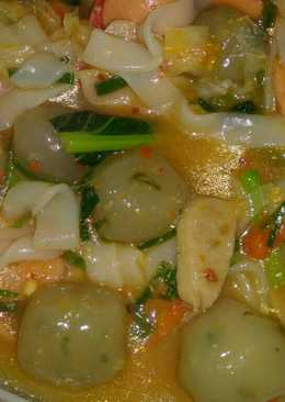 Kwetiaw rebus pedas bola-bola cilok