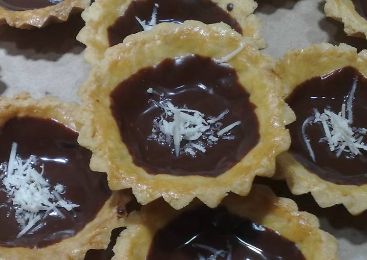 resep lengkap untuk Pie kering isi coklat