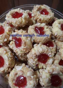 Thumbprint kacang strawbery