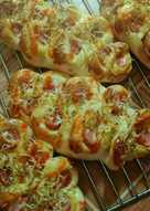 Overnight caterpillar bun, roti ulat gak tau ulat apa hahaha