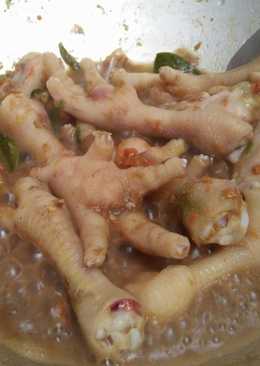 Ceker ayam rica-rica pedas