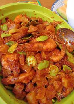 Sambel goreng kentang petai