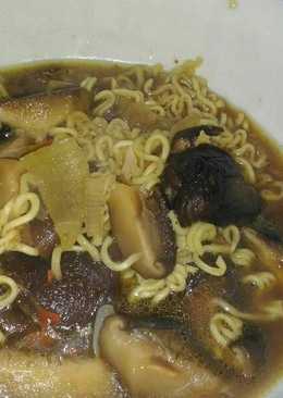 Mie jamur kuping istriku