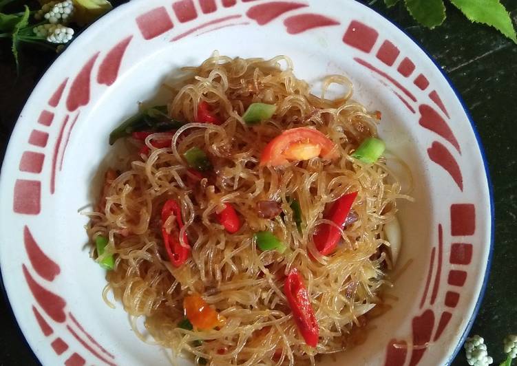 bahan dan cara membuat Oseng bihun pedas manis ??