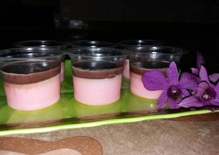 bahan dan cara membuat Puding Stroberi fla Coklat simpel buat nya ????