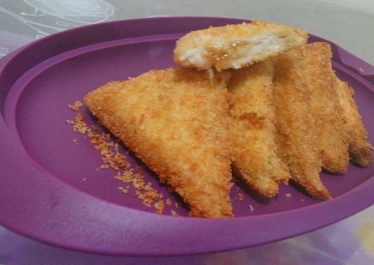 gambar untuk resep Roti Goreng isi Tape Singkong Meleleh