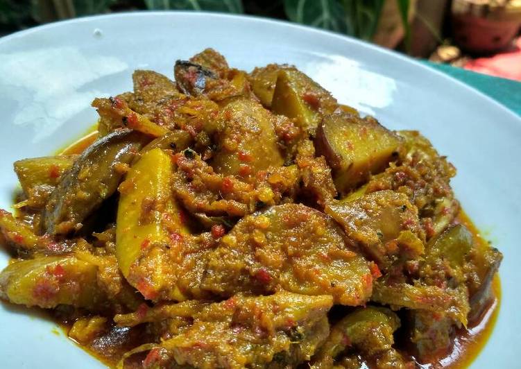 bahan dan cara membuat Sambal Tanak Jariang / Jengkol