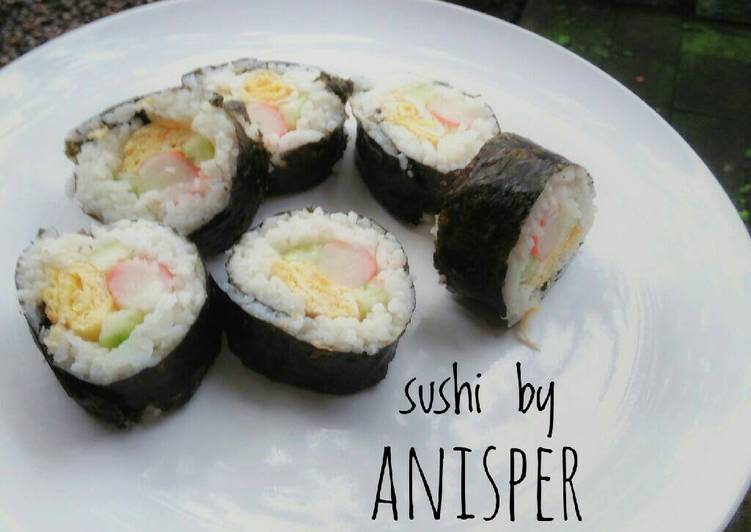 gambar untuk cara membuat Sushi (nasi gulung)