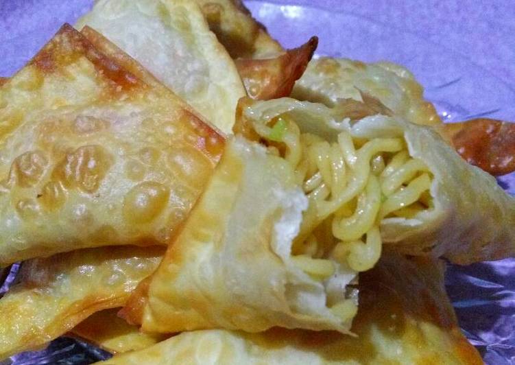 gambar untuk resep makanan Indomie goreng pangsit