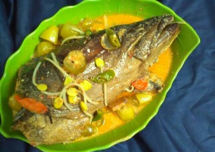 resep lengkap untuk Kepala tengiri asap asam pedas