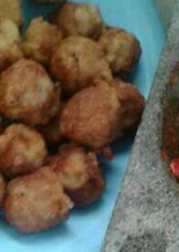 Bakso penyet crispy sambal merah