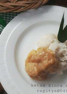 Ketan Kinca Durian (Sticky Rice with Durian Sauce)