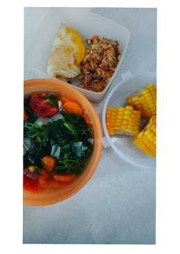 Bekal ke kantor sayur bayam (diet)