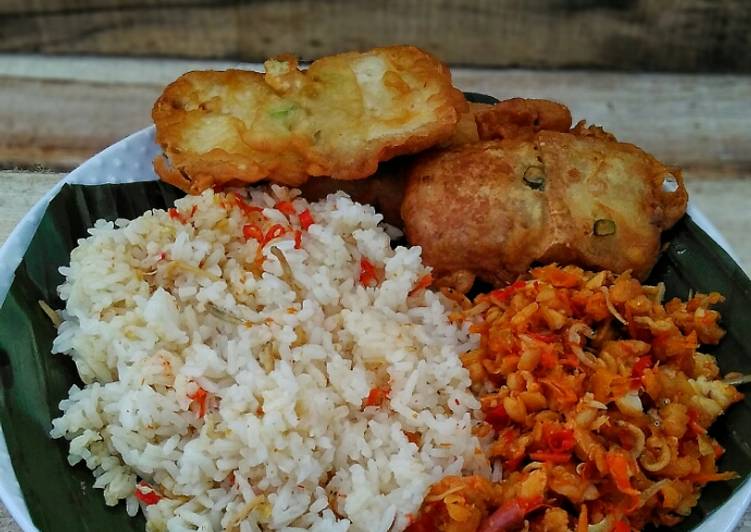 cara membuat Nasi Liwet Sambel Kencur Tempe Teri